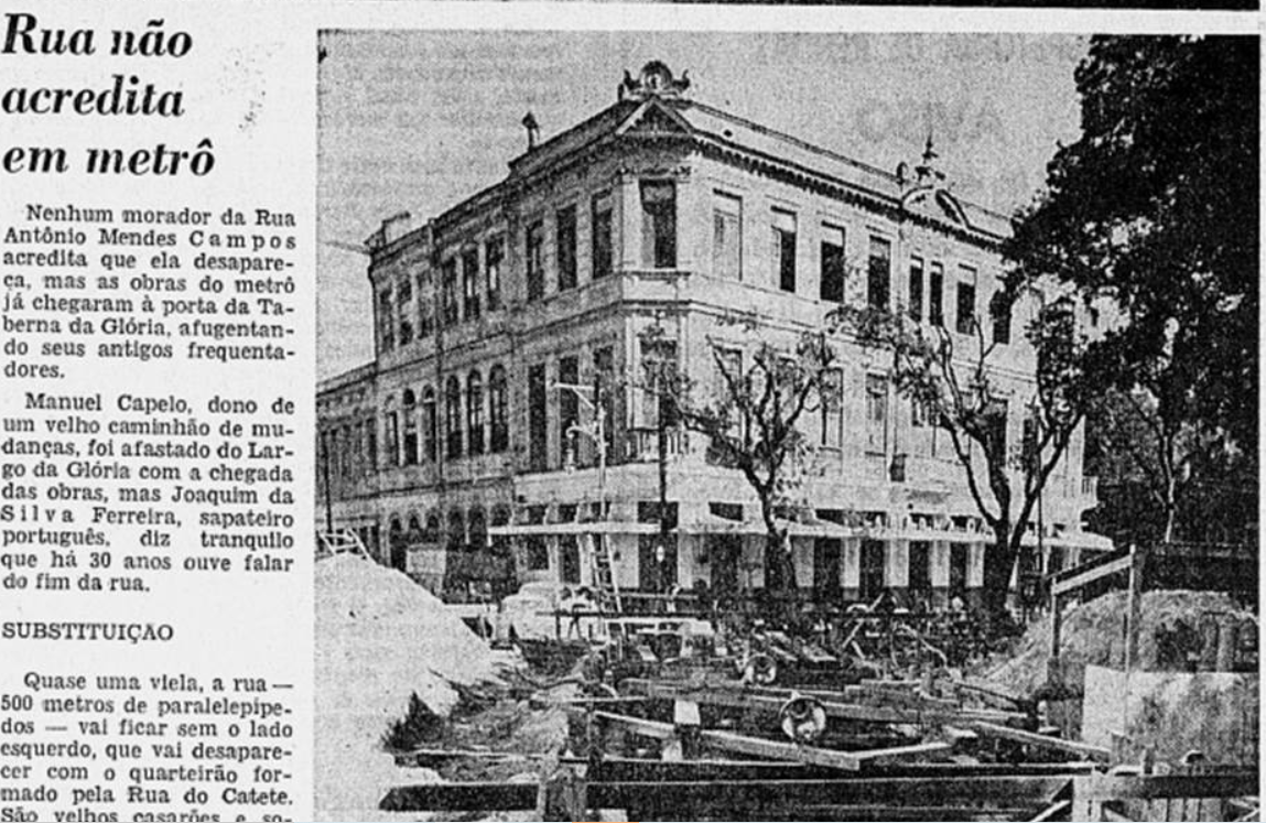 A Taberna da Glória sitiada pelas obras do Metrô em 1972: fechamento abalou a vida cultural da cidade (Foto: Reprodução / Jornal do Brasil)