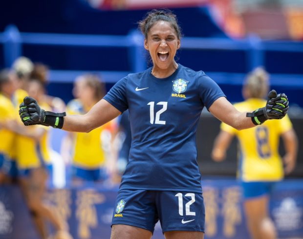 Mulheres na areia: as barreiras invisíveis para jogadoras de beach soccer