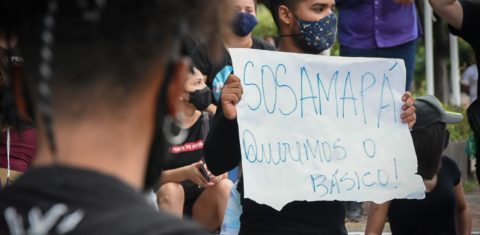 Manifestação no Amapá durante o apagão: dezenas de atos de protesto não conseguiram tornar drama visível para a mídia nacional (Foto: Rudja Santos / Amazônia Real - 08/11/2020)