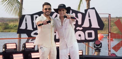 Wesley Safadão (de chapéu) e o jovem cantor Natanzinho: juntos mais de R$ 250 milhões em contratos para shows com dinheiro público (Foto: Divulgação)