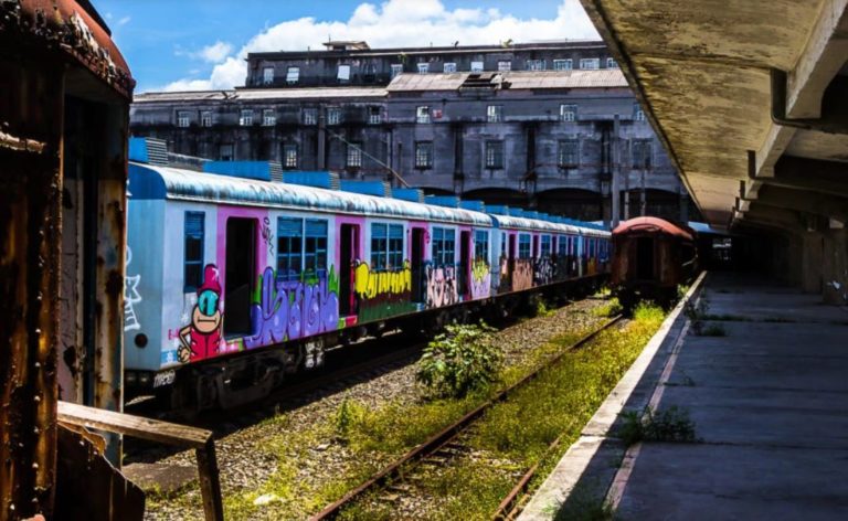 A Leopoldina deserta 90 anos depois da inauguração festiva: decadência e abandono (Foto: Márcio Menasce - 09/01/2016)