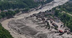 Tragédia climática no Nepal: o perigo das geleiras no Himalaia aquecido