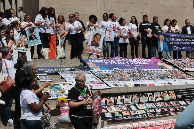Ato Público pelo Dia Internacional das Pessoas Desaparecidas, na Praça da Sé, em São Paulo: número de casos de desaparecimento no Brasil só cresce (Foto: Paulo Pinto / Agência Brasil - 30/08/2025)