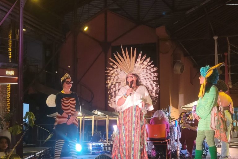 Daiara Tukano no Plante Rio 2026: artista visual indígena propõe reflexões sobre mobilização coletiva e saberes ancestrais na construção do futuro (Foto: Núbia de Oliveira Iacomini)