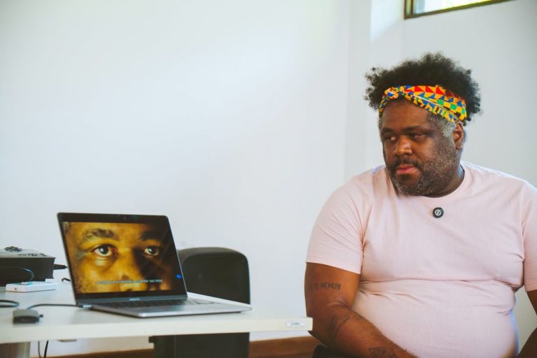 O produtor Rick Trindade em Itabuna: entre a iniciativa para levar jovens periféricos a festivais de música e ações sociais no interior da Bahia (Foto: Arquivo Pessoal)