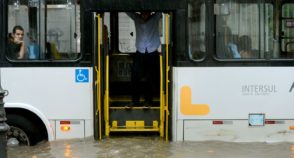 El Niño: Quem consegue voltar para casa quando o transporte para?