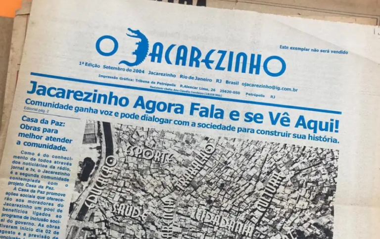 Capa do primeiro número de O Jacarezinho, de setembro de 2004: comunicação popular nunca foi apenas circulação de informação (Reprodução)