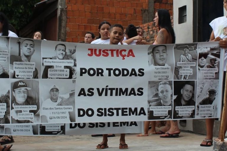 Protesto organizado pelo movimento Vozes das Periferias em Bauru: luta contínua por justiça e contra a impunidade (Foto: Matheus Faustino)