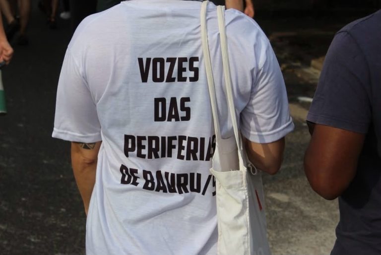 Manifestação do movimento Vozes das Periferias: rede de apoio entre mães de vítimas (Foto: Matheus Faustino)