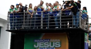 Influência da religião sobre os votos de Lula e Flávio no Brasil e nos estados
