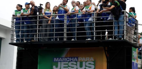 Políticos na Marcha para Jesus no Rio: influência da religião nos votos para Lula e Flávio Bolsonaro nas eleições 2026 (Foto: Fernando Frazão / Agência Brasil - 24/05/2025)