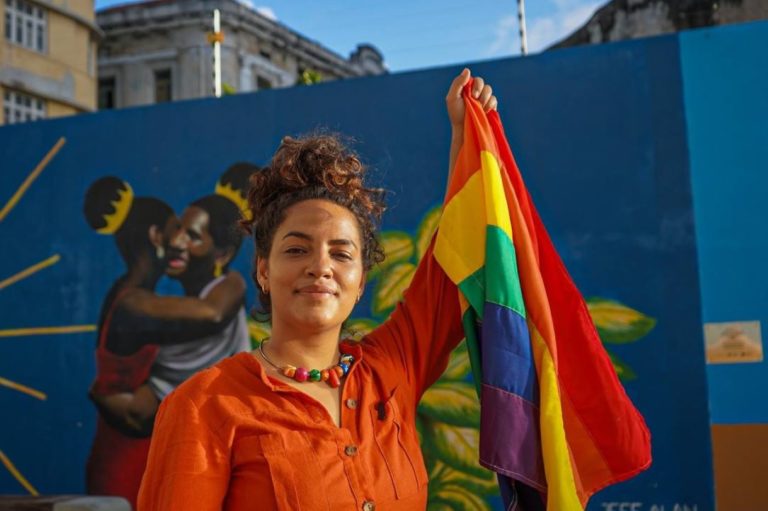 Rosa Amorim, lésbica, integrante do MST e agora deputada federal eleita por Pernambuco: número de pessoas LGBT+ eleitas quase dobra em 2026 (Foto: Rebeca Martins / Divulgação)